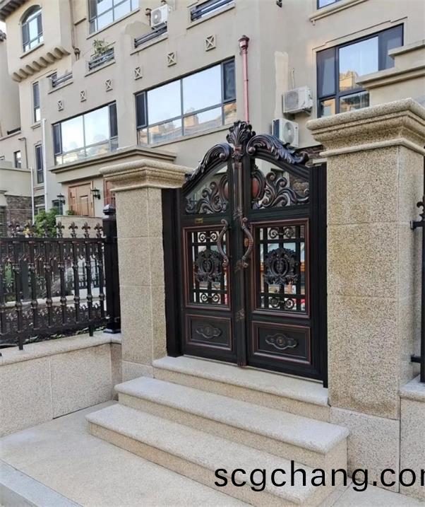  鋁藝欄桿(gan)廠傢