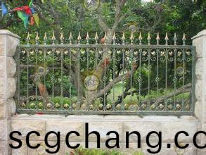  鐵藝(yi)護欄