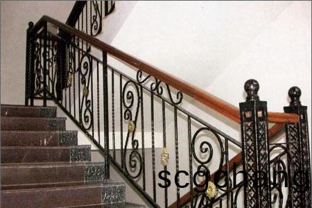 鐵藝(yi)樓梯